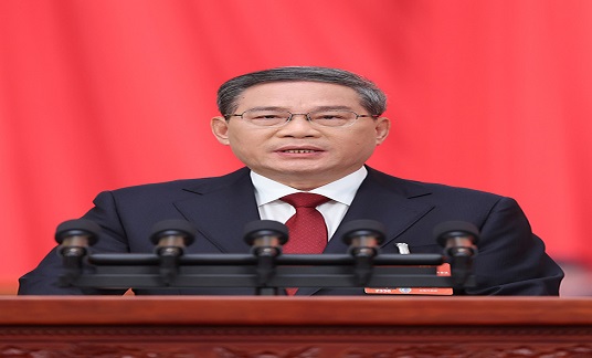 李强总理代表国务院在十四届全国人大二次会议上作《政府工作报告》