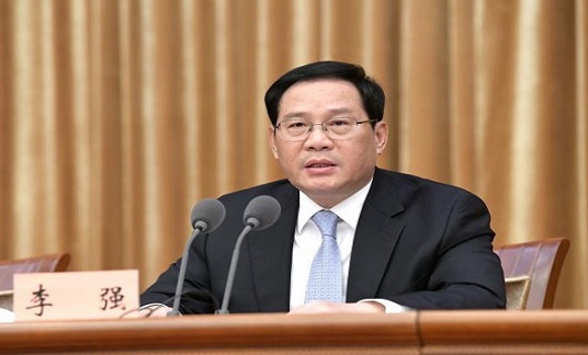 李强主持召开国务院常务会议 部署开展美丽河湖保护与建设行动等工作