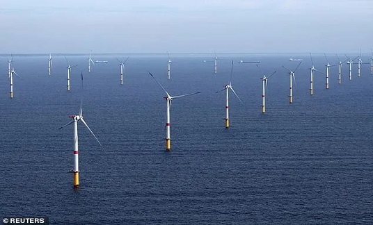 中国领跑清洁能源革命，欧美却陷入倒退，原因何在